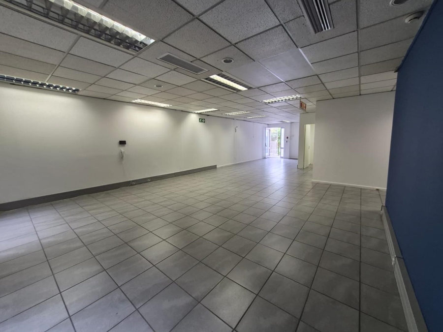 To Let Commercial Property for Rent in Pinelands Western Cape